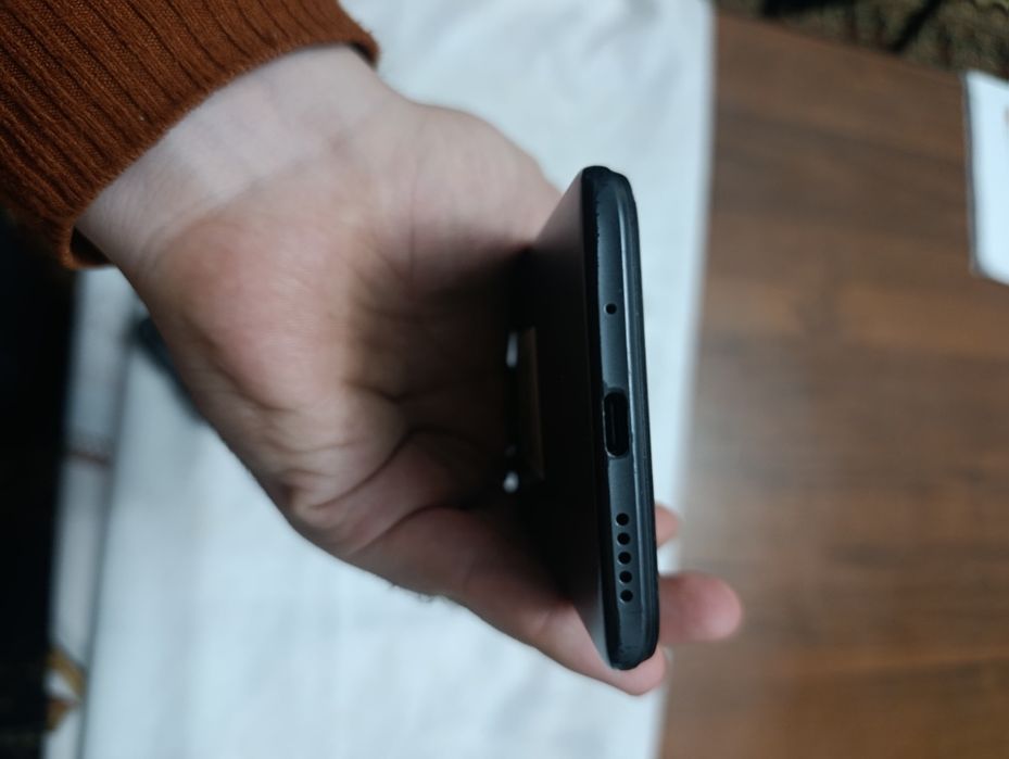 Assalomu aleykum Redmi 10 c 64/4 telfon sotiladi holati ideal