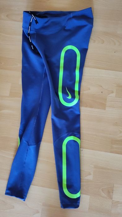 Клин Nike размер М обличан веднъж, като нов