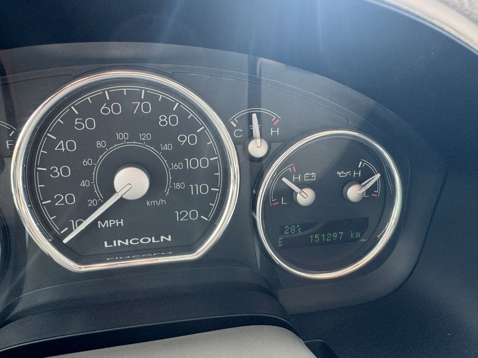 Lincoln mark lt V8 by ford f150