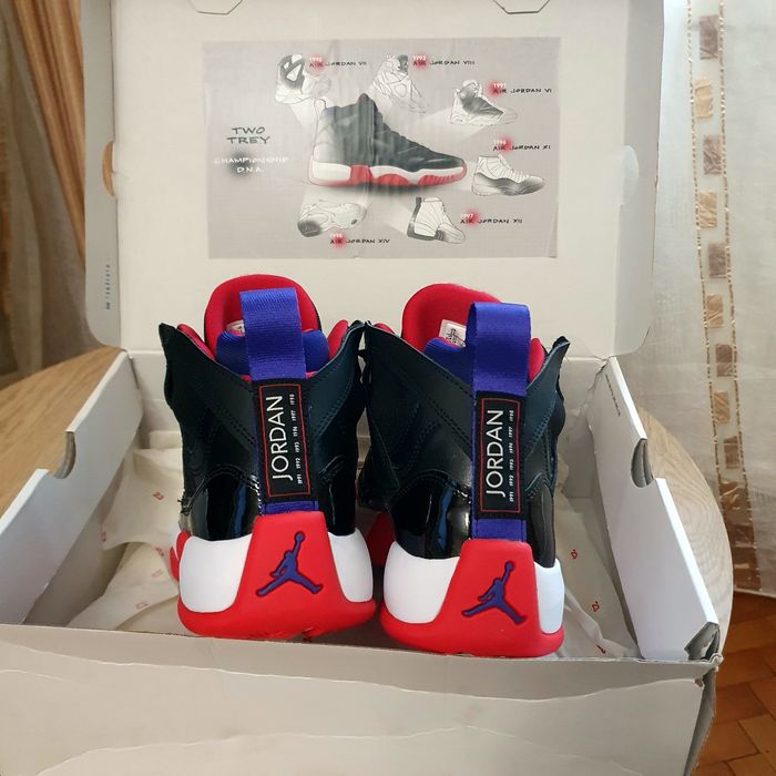 Adidas noi  barbati Jordan nr 45 ,Cm 29 ,UK.10