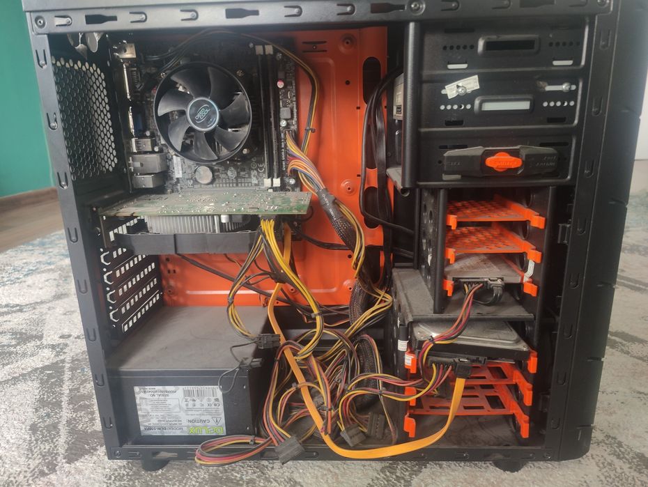 2 рабочих компьютера (пишите на ватсап)