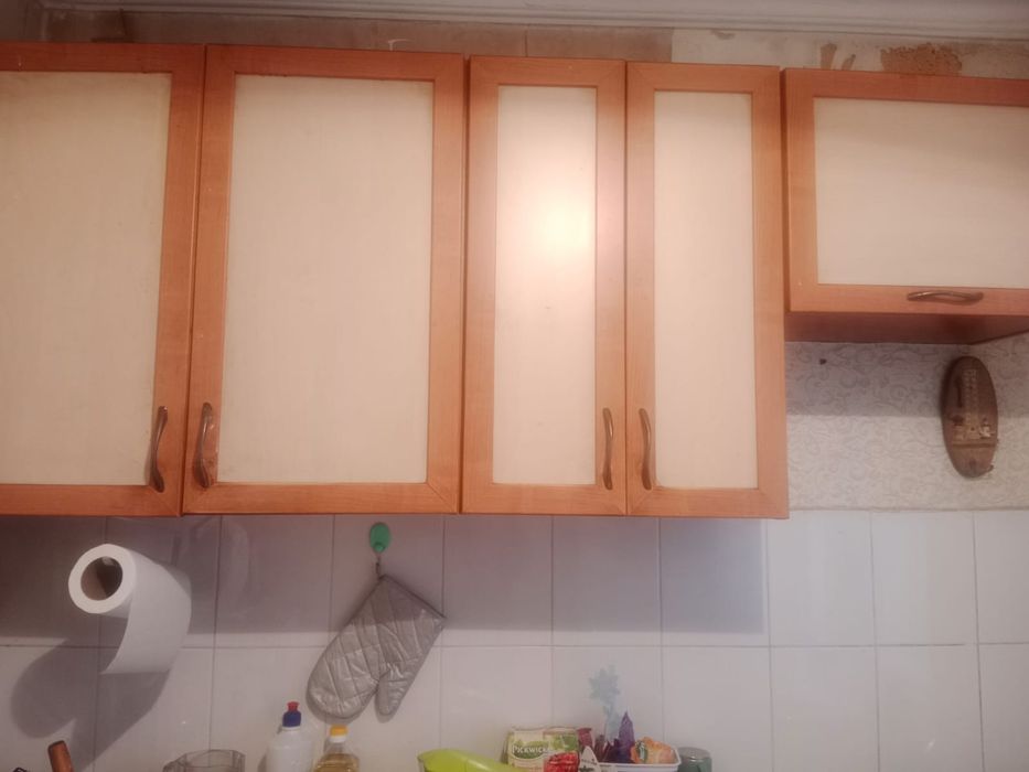 Шкаф кухонный в отличном состояние