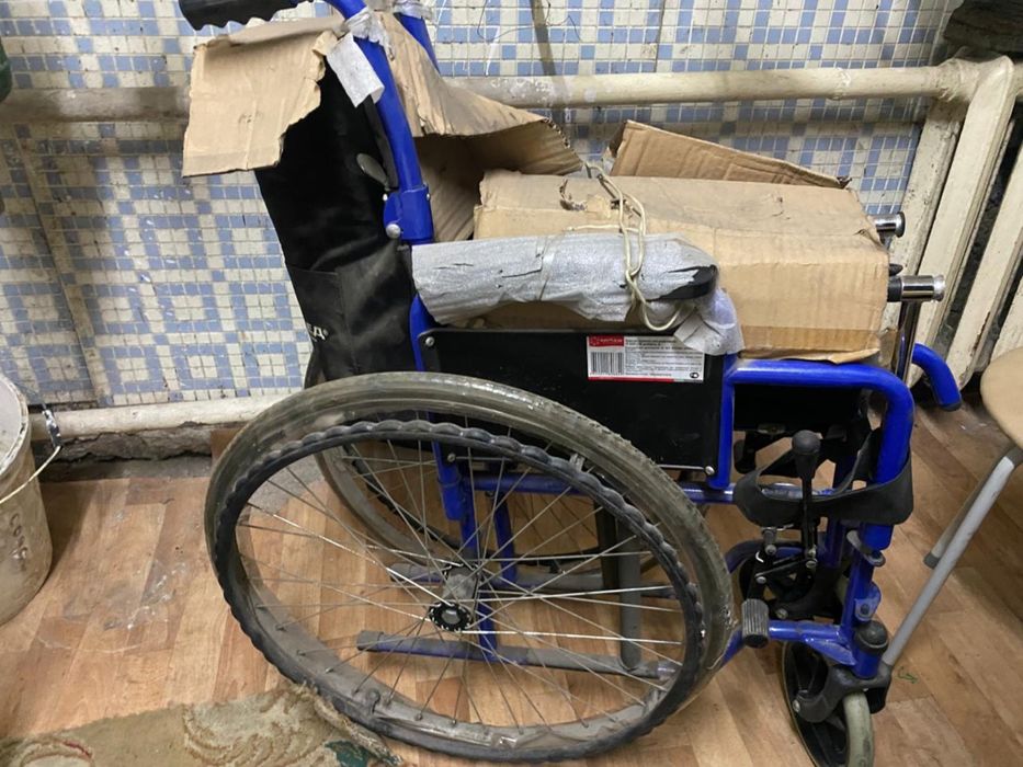 Кресло-коляска для инвалидов