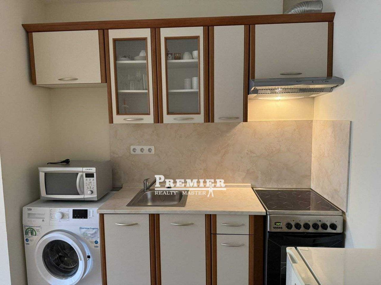 Продава се Тристаен апартамент в к.к. Слънчев бряг - 80 кв.м за 888 €/кв.м - Снимка #4