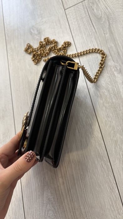 Pinko чанта за телефон