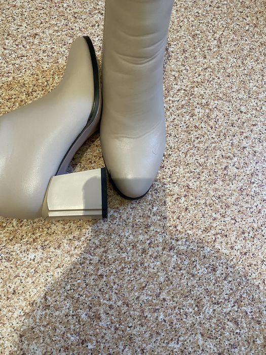 Срочно  кожаные  весенние  полусапожки  продам срочно