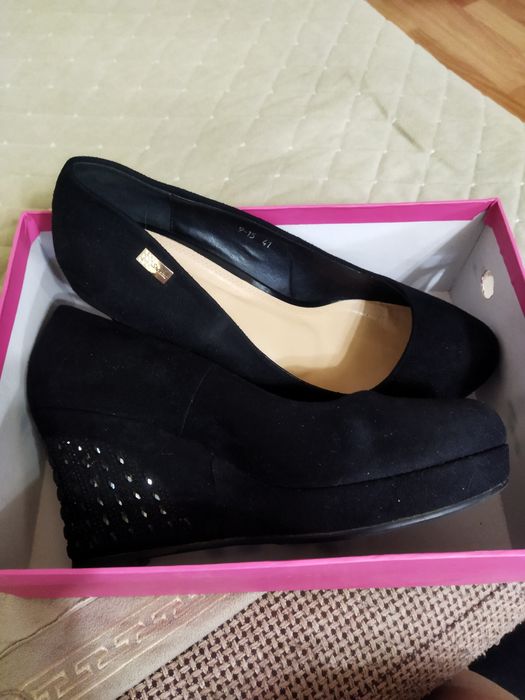 Продам туфли женские