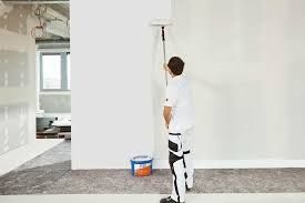 Echipa de meseriași renovam apartamente