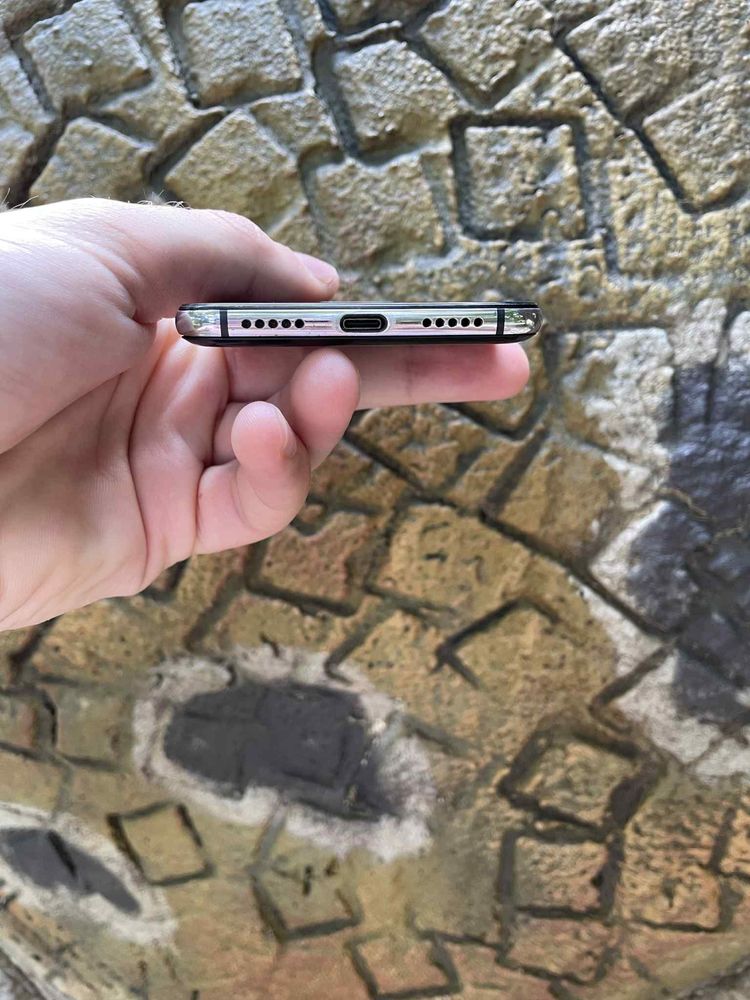 Перфектен Huawei P20 Pro (Бартер)