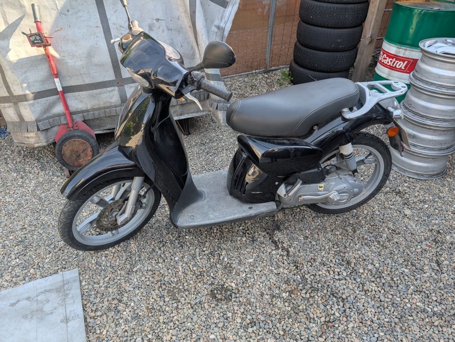Vând/Schimb Aprilia Scarabeo scuter 49cmc