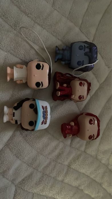 Обменяю игрушки киндер очень странные дела