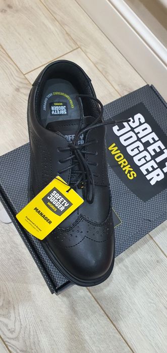 Продам обувь строительную Safety jogger