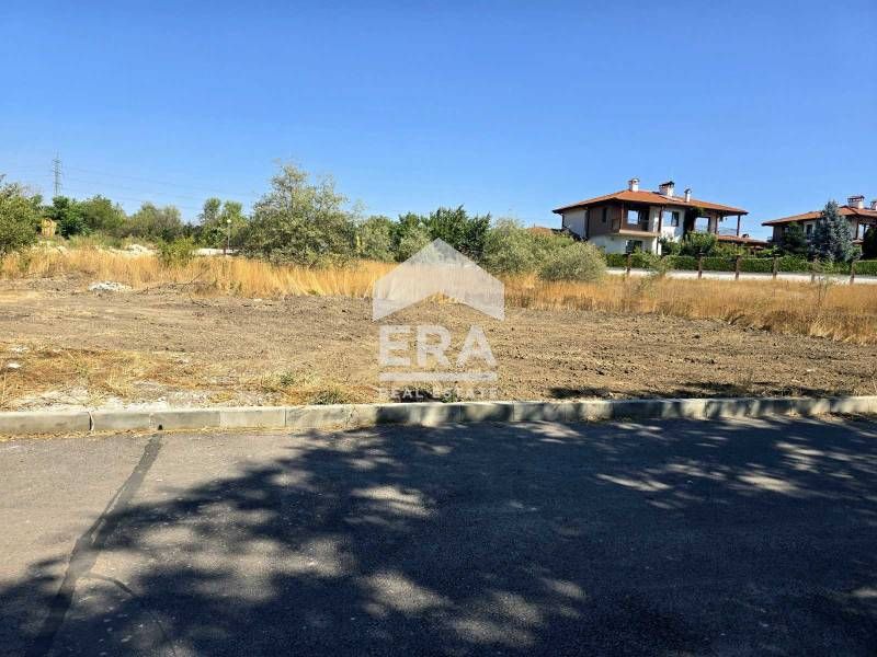 Ексклузивен парцел в регулация, за продажба, в с. Езерово, общ. Белосл