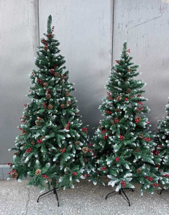 Изкуствена елха Luxury Diamond с червен глог и шишарки-размери