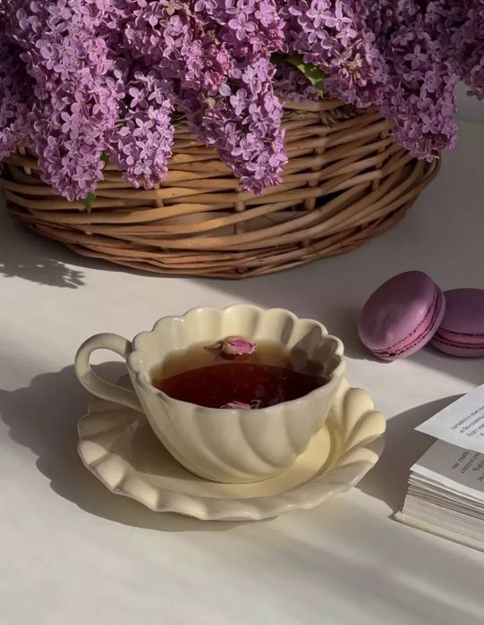 Чашки с блюдцами обычно изготавливаются фарфора.