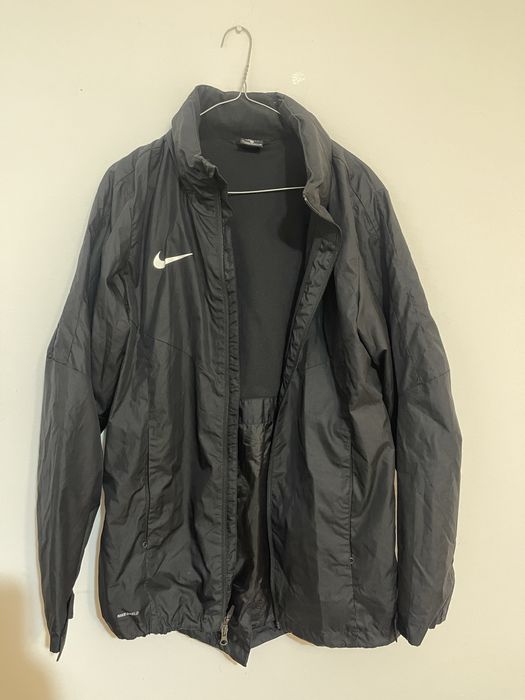 Geaca Nike Shield