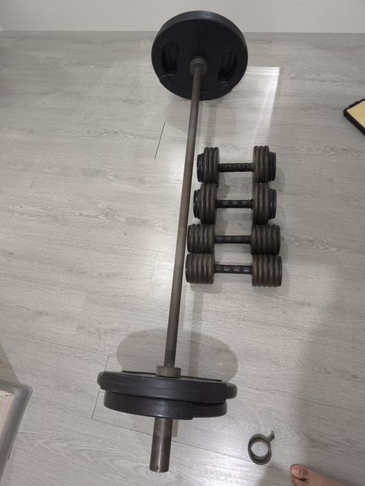 «Продаю штангу и гантели с блинами»