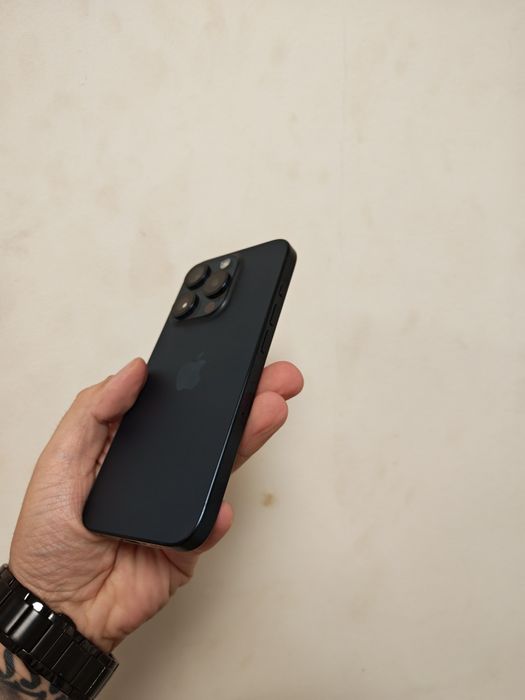 Vând sau schimb iPhone 15 Pro 256GB Stare foarte buna liber retea
