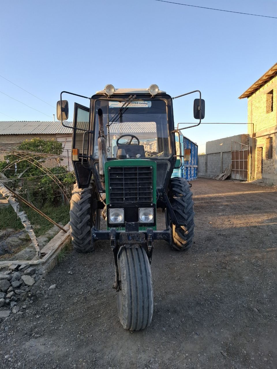 MTZ 80X sotiladi