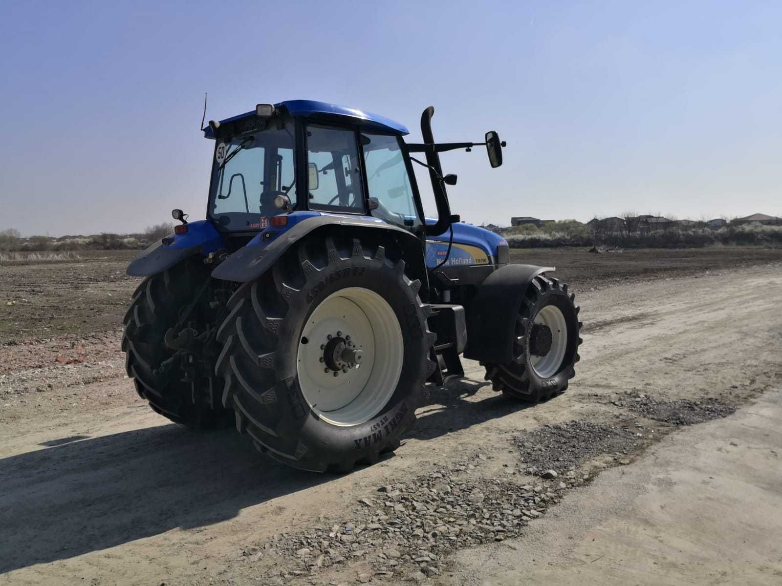 NEW HOLLAND TM 190  AN 2004  230CP  4600 ore functionare