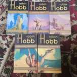 Trilogia Farseer - Seria Asasinului - de  Robin Hobb - stare excelenta
