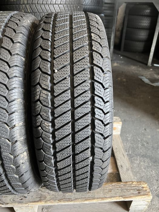 2 anvelope de iarna 215/70/15C Barum 10 mm!