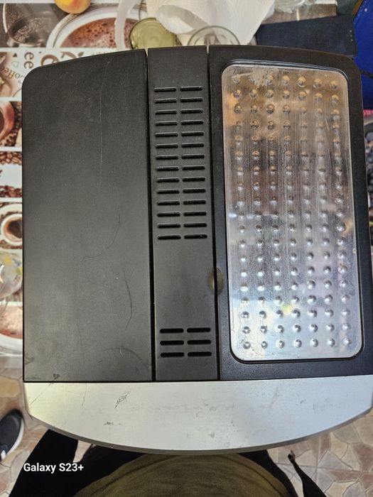 Vând Espressor Delonghi Magnifica
