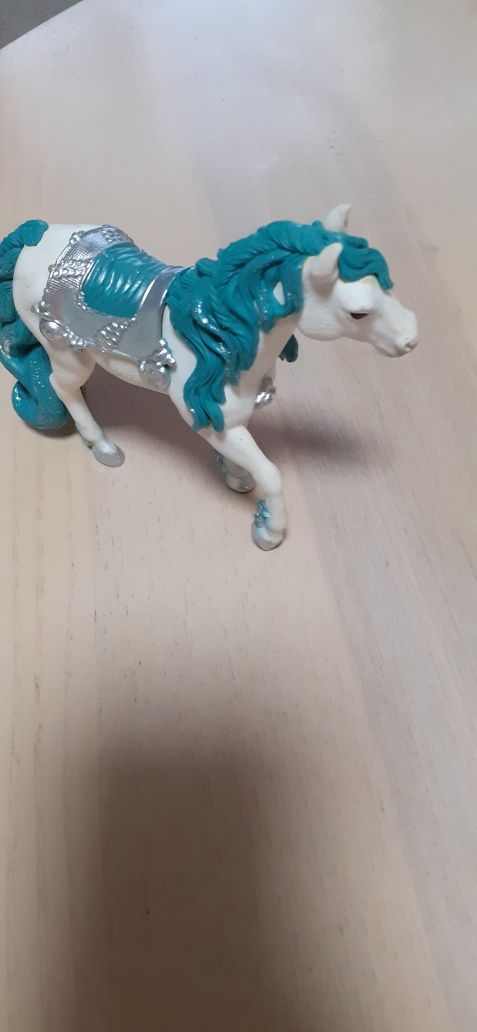 Продавам Schleich кончета