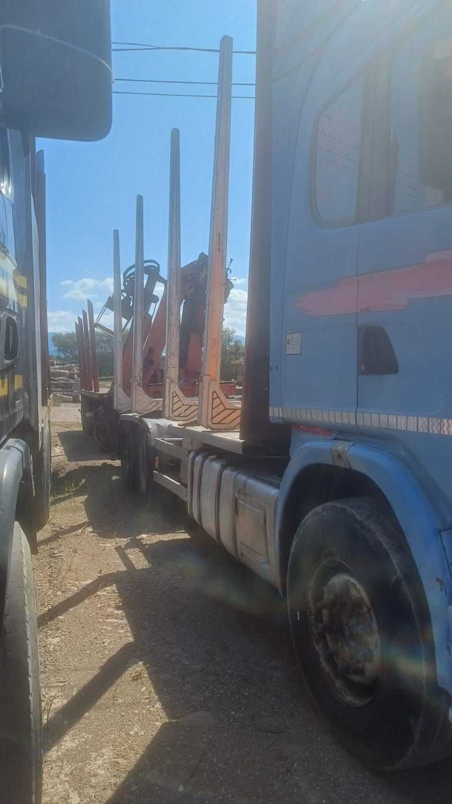 Vand 2x Autoutilitare transport busteni, in buna stare de functionare.