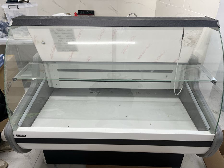 Витринный холодильник