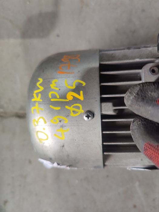 Motor electric trifazat cu reductor,  0.37kW, 49rpm