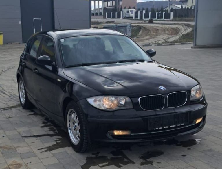 Dezmembrez / Dezmembrari / Piese / Accesorii Bmw seria 1 e87 facelift 2010 negru 1.6 benzina stanga
