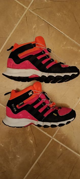 Adidas боти.    .