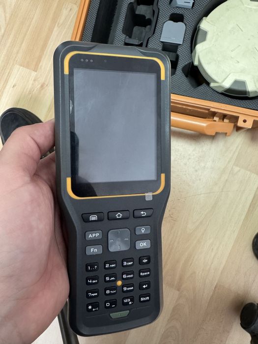 Gps hi-target v60