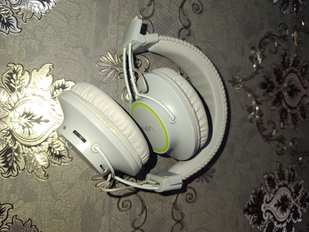 Katta bluetoothlik naushnik (Quloqchin)