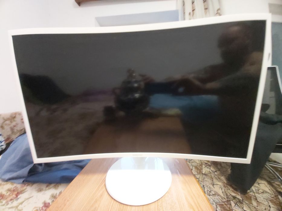 Monitor Samsung curbat