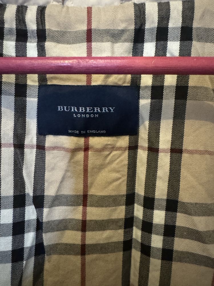 Vand vesra de fas Burberry!!