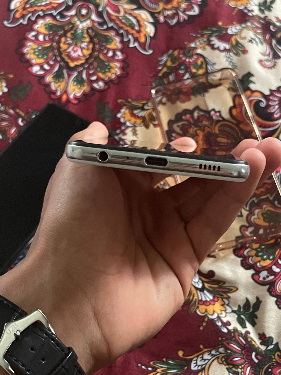 Telefon sotiladi