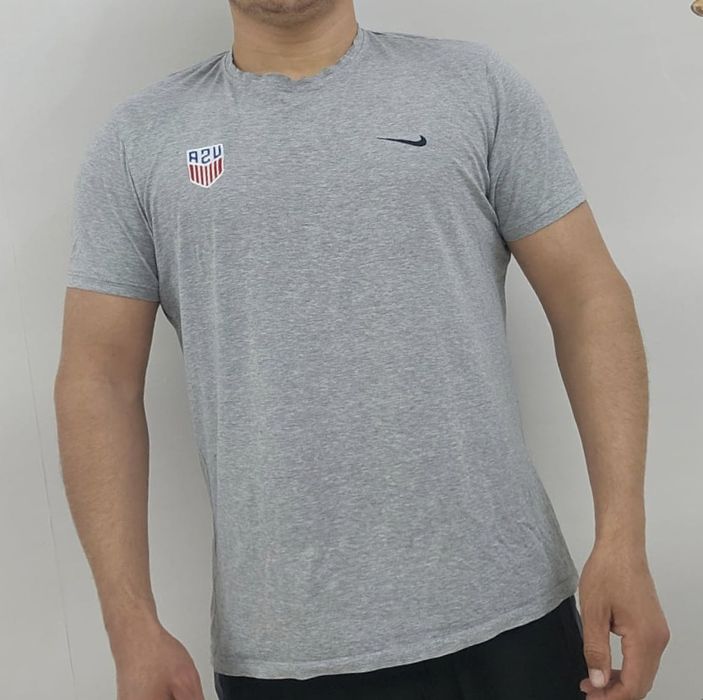 Продам оригинальные футболки худи спортивки Nike