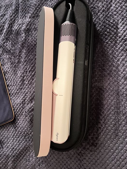 Aparat de îndreptat părul Dyson HT01 Airstrait