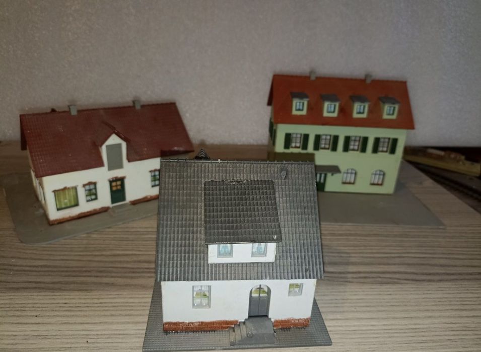 Set 3 clădiri piko

Clădiri scara 1:87, potrivite pentru diorame trenu