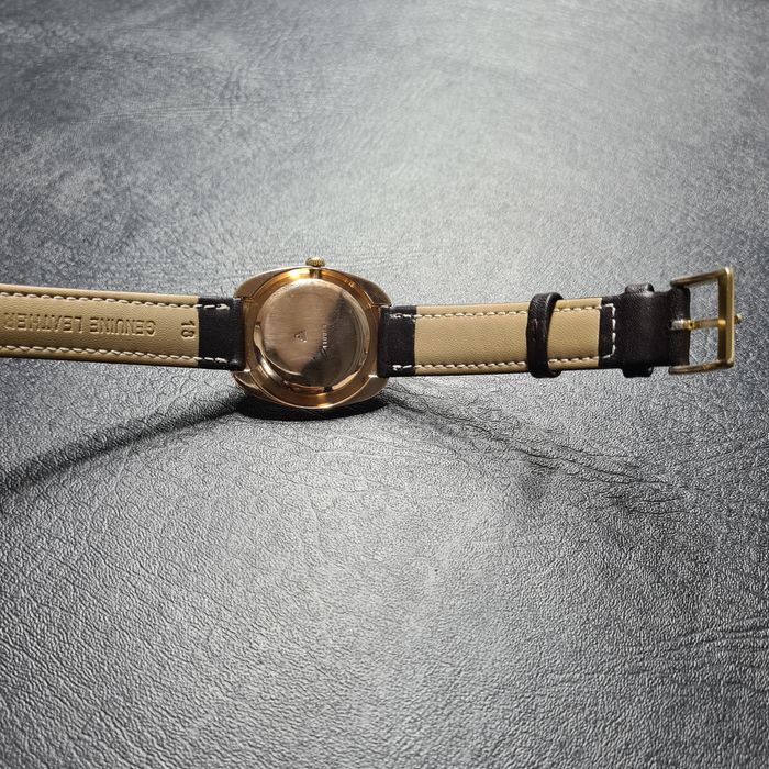 Часы Золотые Ракета 583