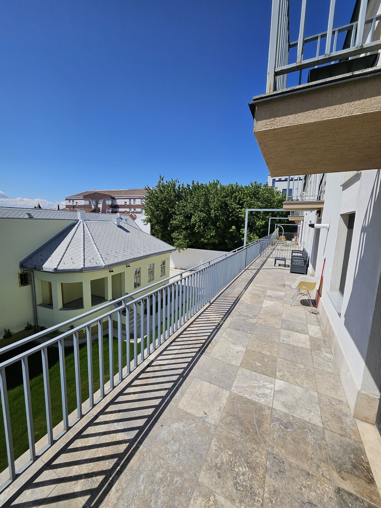 Proprietar inchiriez apartament 2 camere bloc  nou Centru, Tribunal