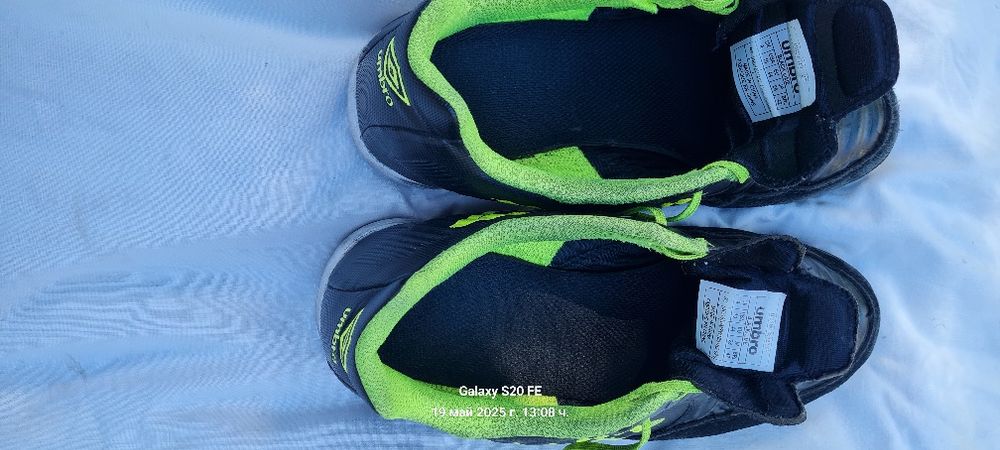 Футболни обувки umbro 43 номер