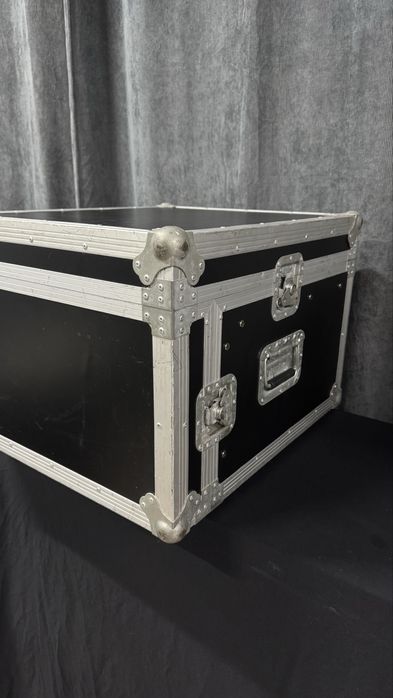 Кейс 5U + място за пулт (flightcase)