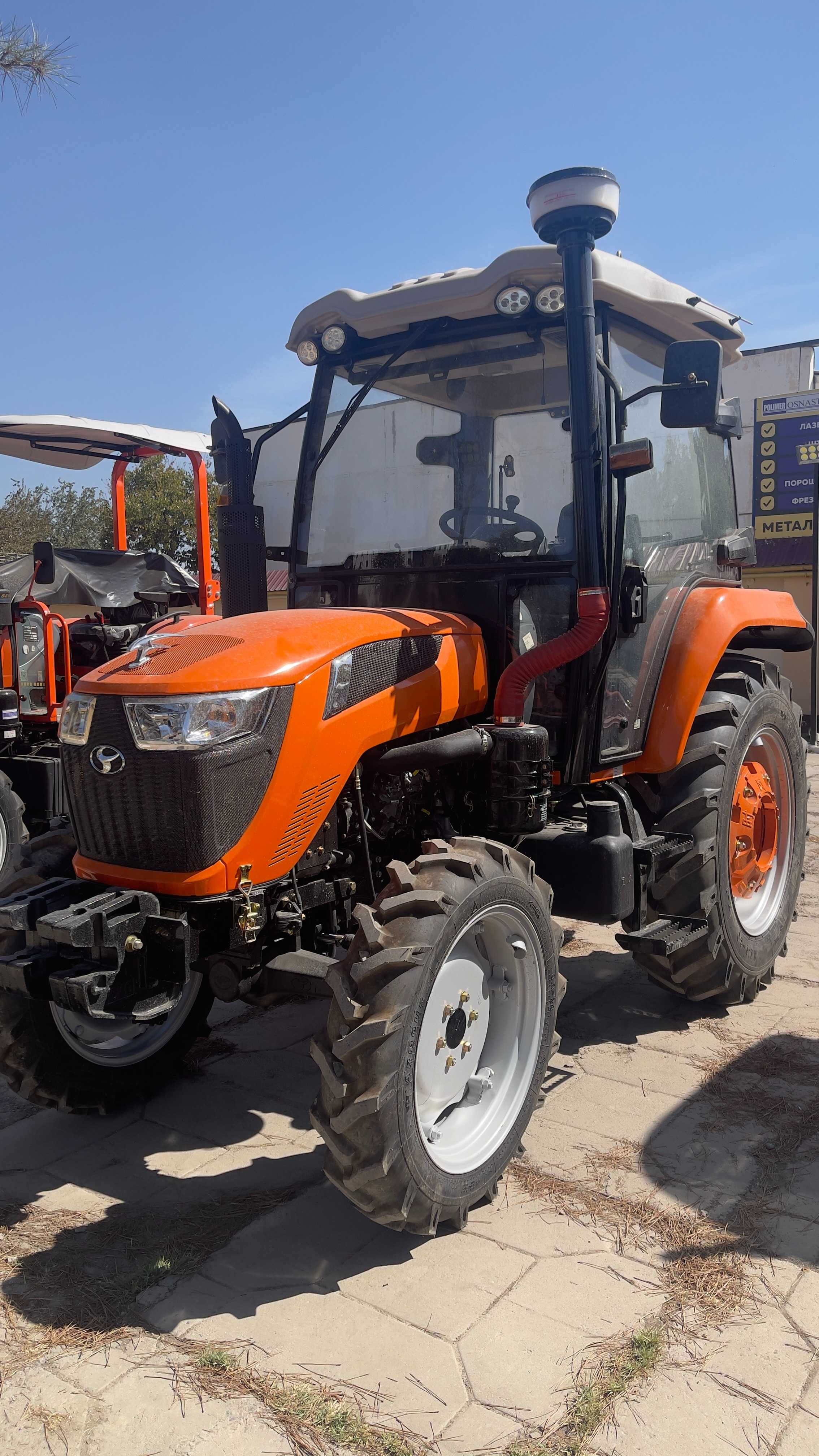 Tрактор SF 704 c кабиной