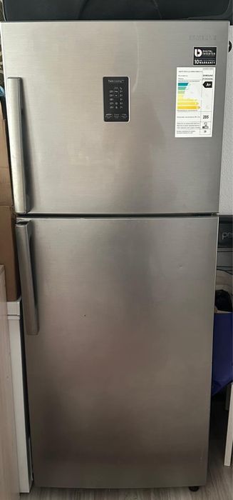 Холодильник Samsung