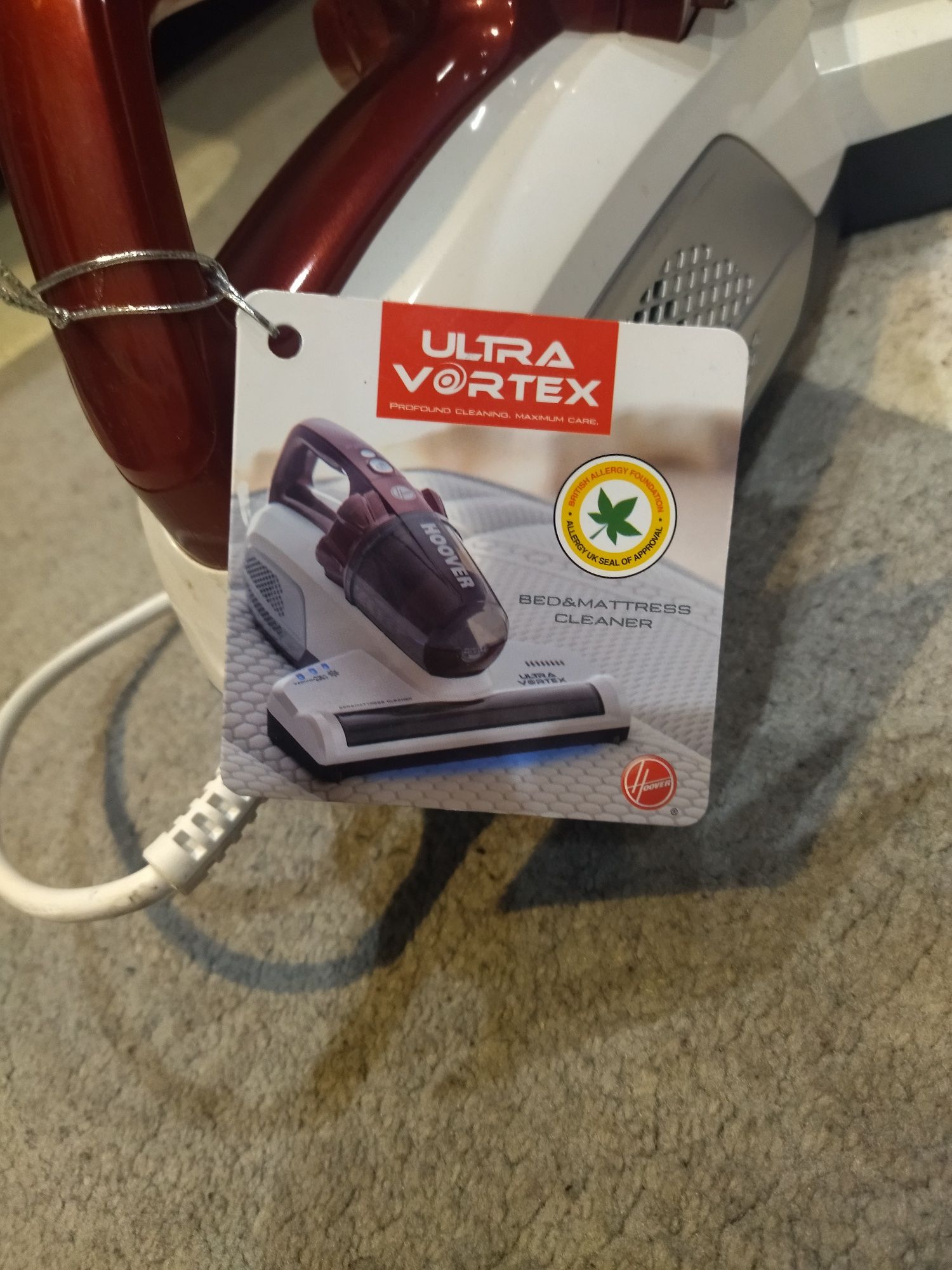 Ръчна прахосмукачка Hoover