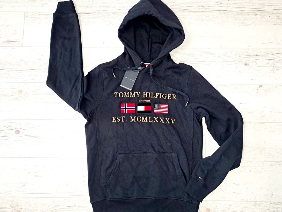 Tommy Hilfiger-Ориг.суйчър Нов !!!