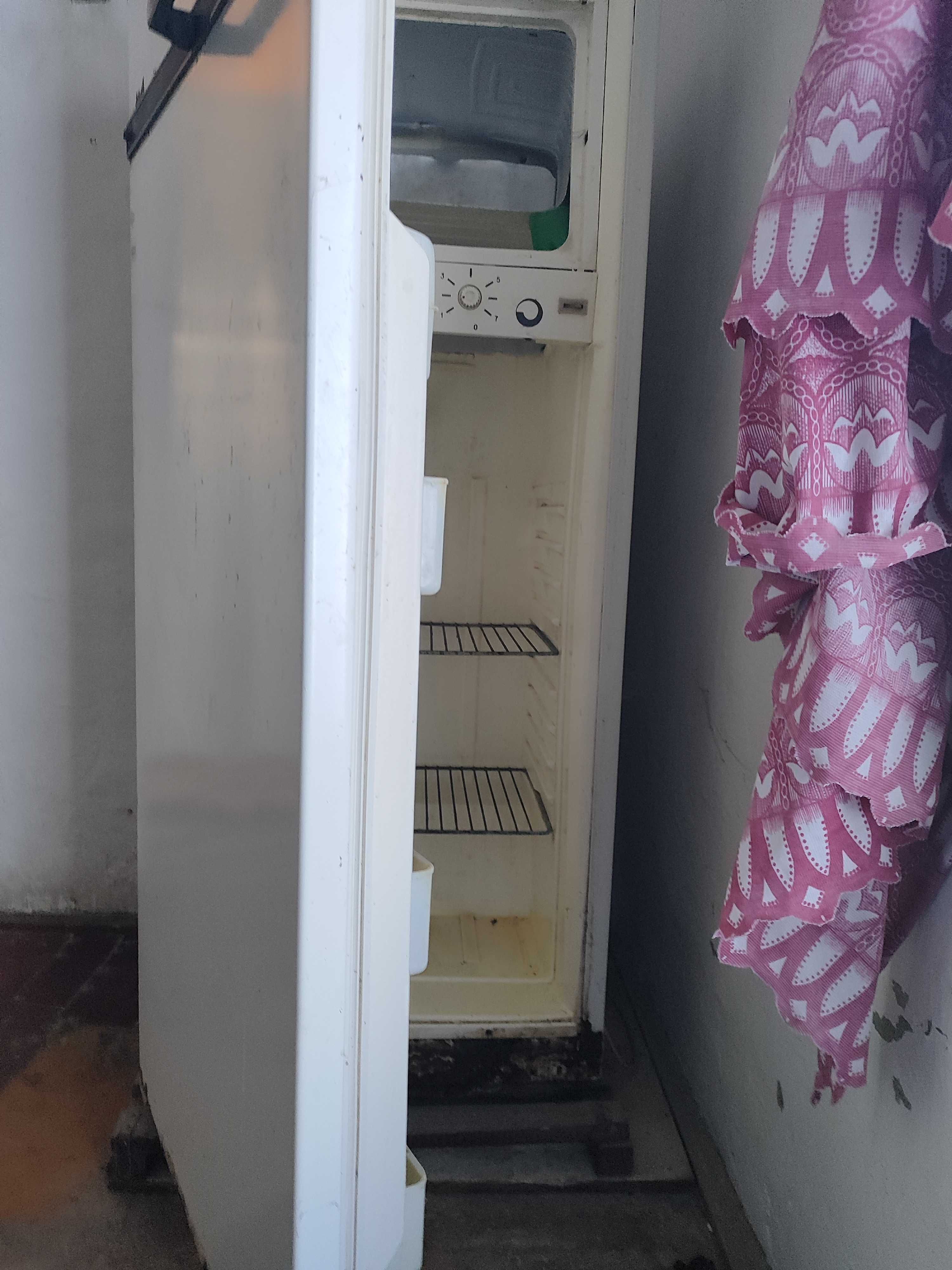 Продается холодильник снежинка